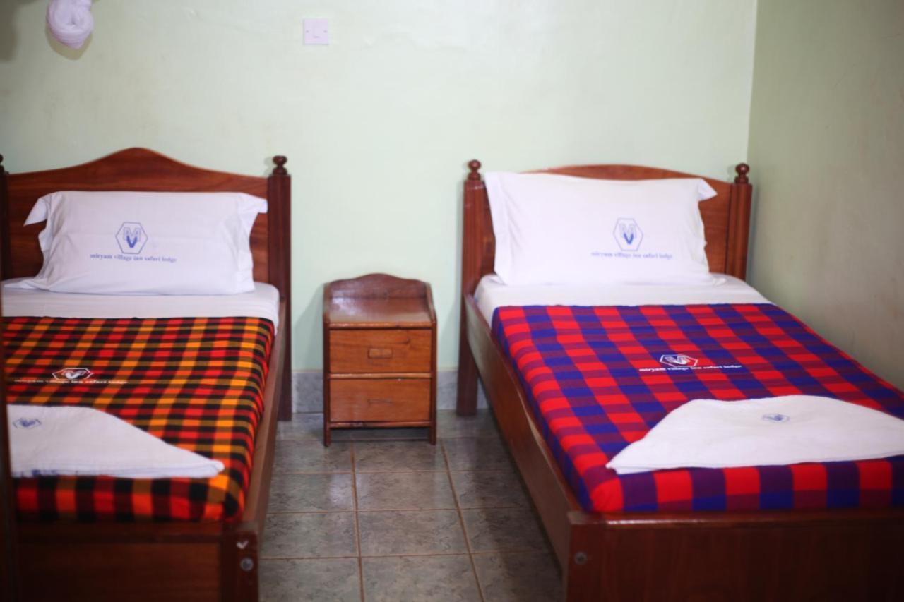Miryams Village Inn Safari Lodge Sultan Hamud Dış mekan fotoğraf