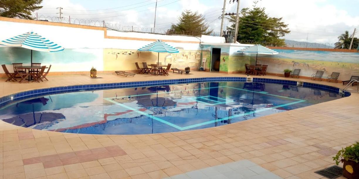 Miryams Village Inn Safari Lodge Sultan Hamud Dış mekan fotoğraf
