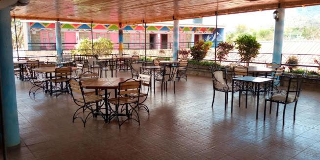 Miryams Village Inn Safari Lodge Sultan Hamud Dış mekan fotoğraf